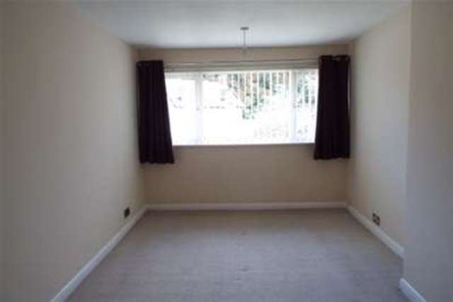  Image of 3 bedroom Terraced house to rent in Shaftgate Avenue Shepton Mallet BA4 at Shepton Mallet, BA4 5YA