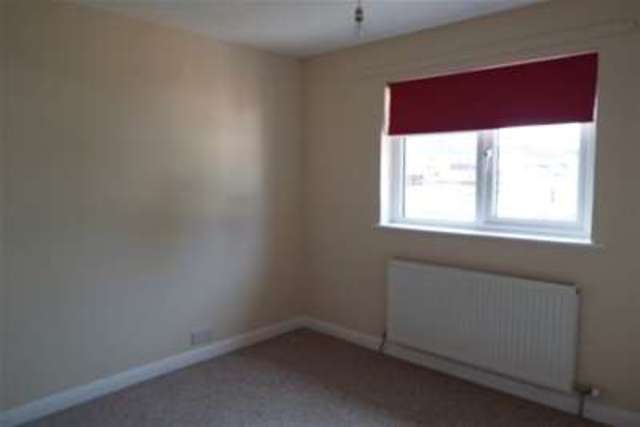 Image of 3 bedroom Terraced house to rent in Shaftgate Avenue Shepton Mallet BA4 at Shepton Mallet, BA4 5YA