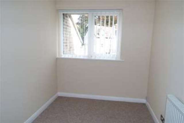  Image of 3 bedroom Terraced house to rent in Shaftgate Avenue Shepton Mallet BA4 at Shepton Mallet, BA4 5YA
