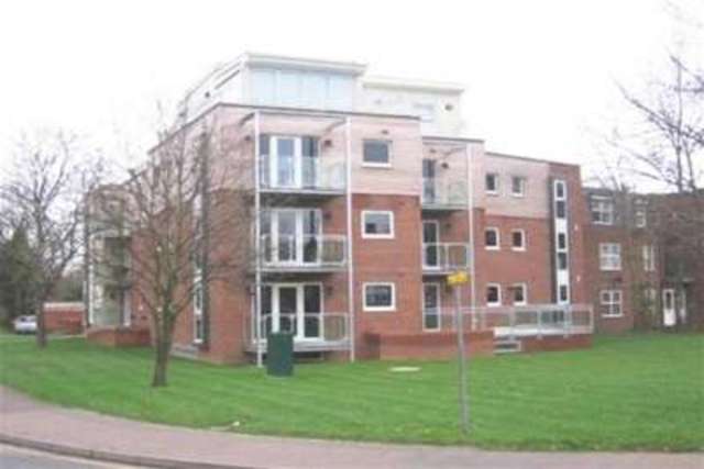  Image of 2 bedroom Flat to rent in Alexander Lane Hutton Brentwood CM13 at Brentwood, CM13 1AY