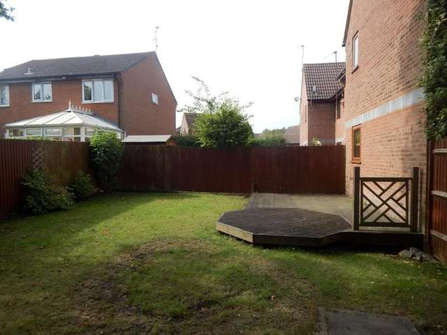  Image of 1 bedroom End of Terrace to rent in Shetland Way Fleet GU51 at Fleet, GU51 2UD