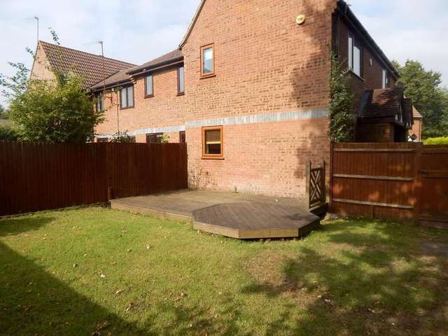  Image of 1 bedroom End of Terrace to rent in Shetland Way Fleet GU51 at Fleet, GU51 2UD
