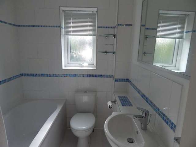  Image of 1 bedroom End of Terrace to rent in Shetland Way Fleet GU51 at Fleet, GU51 2UD