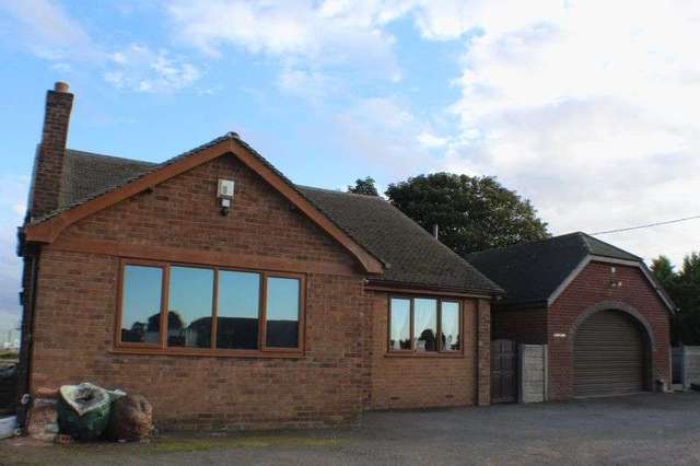  Image of 6 bedroom Detached house for sale in Shore Road Hesketh Bank Preston PR4 at Shore Road Hesketh Bank Preston, PR4 6XP