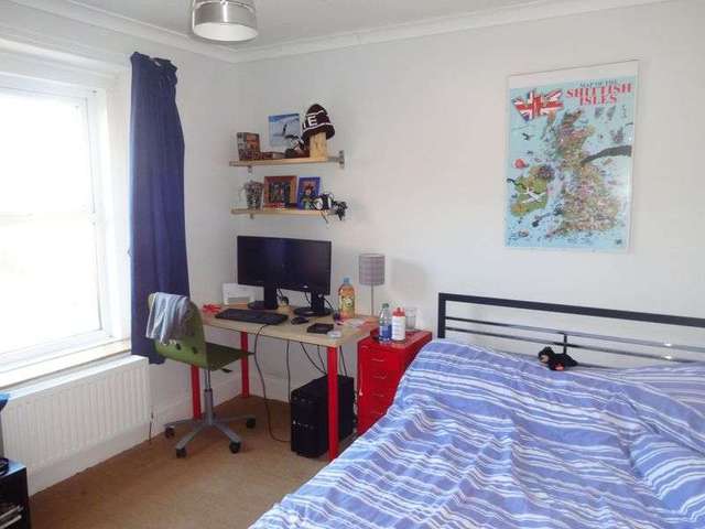  Image of 3 bedroom Detached house for sale in Silver Road Street BA16 at Silver Road  Street, BA16 0JP