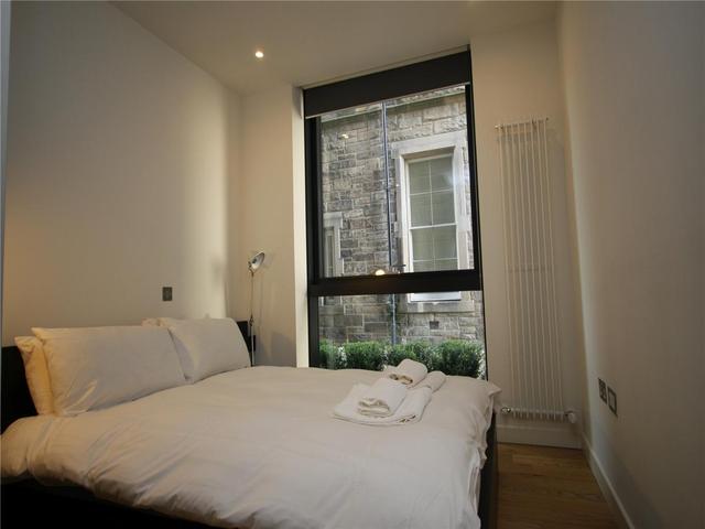  Image of 4 bedroom Flat to rent in Simpson Loan Edinburgh EH3 at City Centre Edinburgh Edinburgh, EH3 9GB