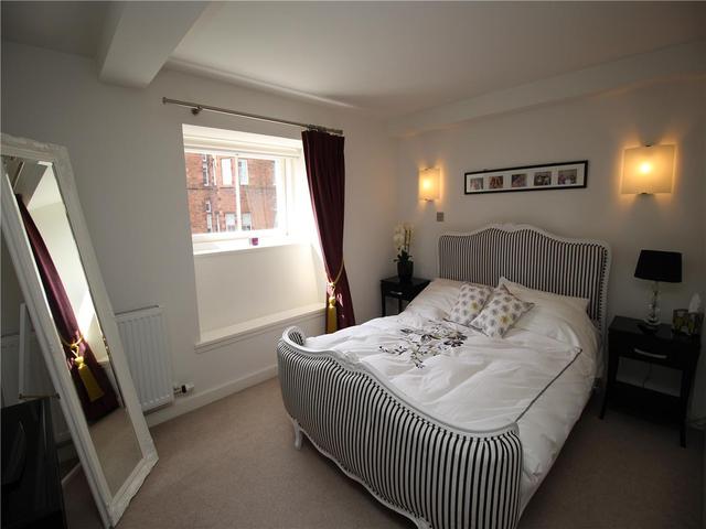  Image of 3 bedroom Flat to rent in Simpson Loan Edinburgh EH3 at City Centre Edinburgh Edinburgh, EH3 9BF