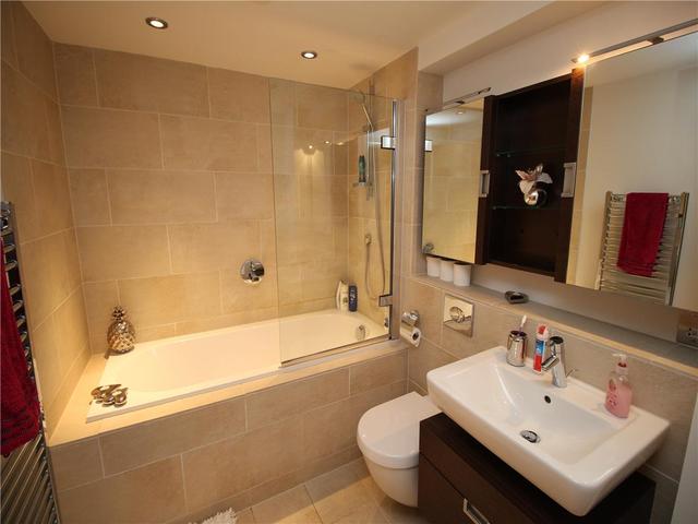  Image of 3 bedroom Flat to rent in Simpson Loan Edinburgh EH3 at City Centre Edinburgh Edinburgh, EH3 9BF