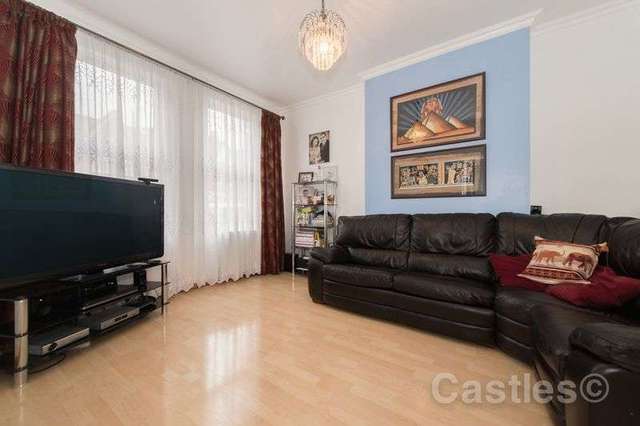  Image of 2 bedroom Flat for sale in Sirdar Road London N22 at Sirdar Road Wood Green London, N22 6QS