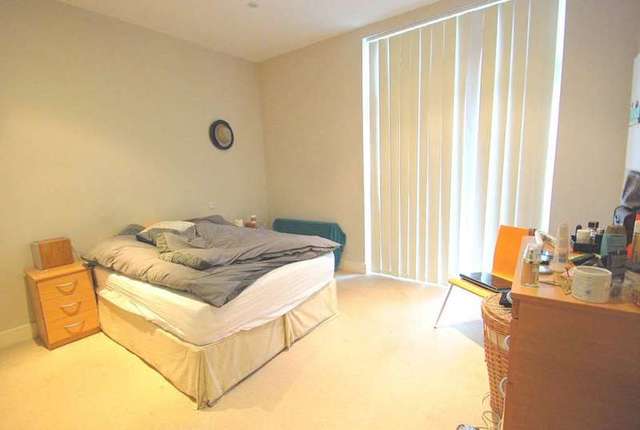  Image of 1 bedroom Flat to rent in Skardu Road London NW2 at Skardu Road Cricklewood London, NW2 3ES