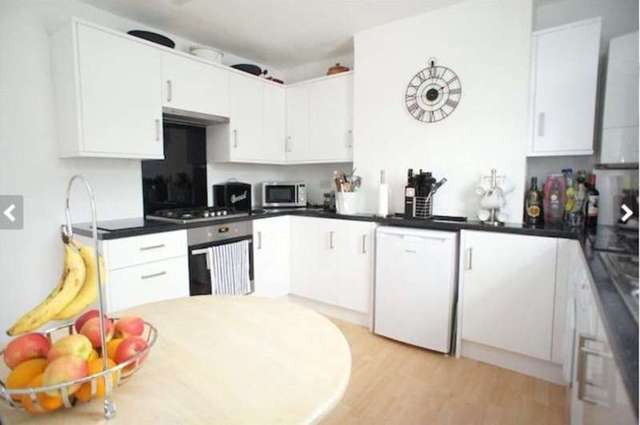  Image of 2 bedroom Terraced house to rent in Sladedale Road London SE18 at London Plumstead, SE18 1PY