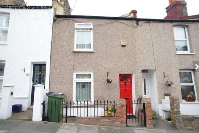 Image of 2 bedroom Terraced house to rent in Sladedale Road London SE18 at London Plumstead, SE18 1PY