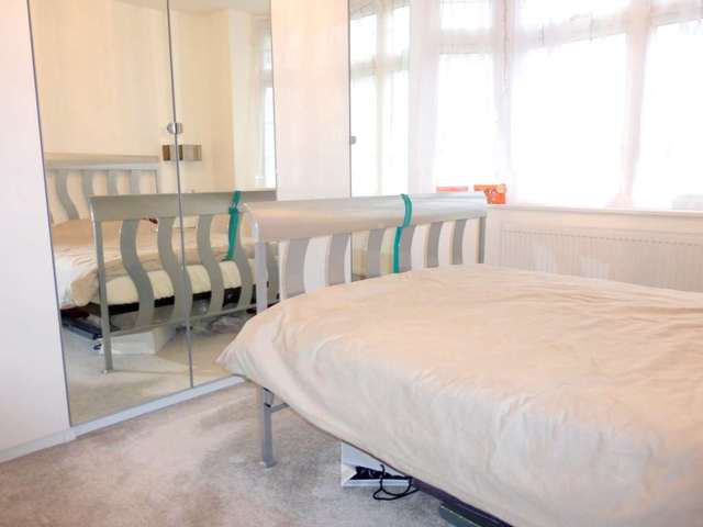  Image of 3 bedroom Detached house for sale in Southfield Avenue Watford WD24 at Southfield Avenue  Watford, WD24 7DX
