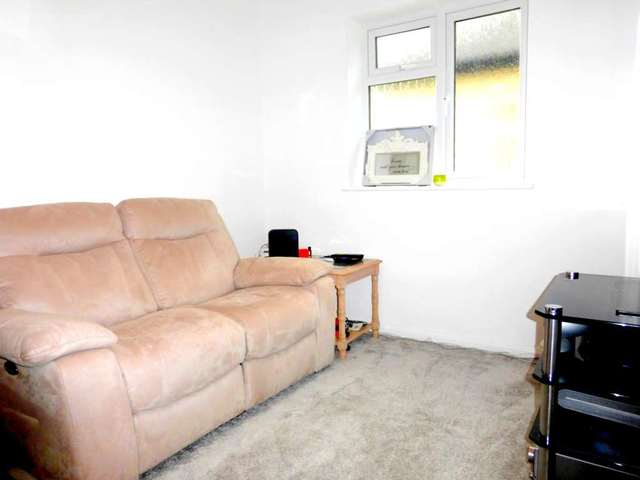  Image of 3 bedroom Detached house for sale in Southfield Avenue Watford WD24 at Southfield Avenue  Watford, WD24 7DX
