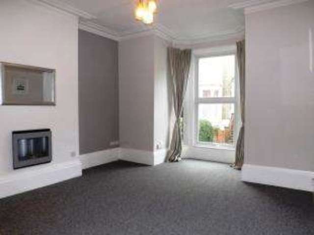  Image of 2 bedroom Flat for sale in Elphinstone Road Southsea PO5 at Southsea Hampshire Portsmouth, PO5 3HR