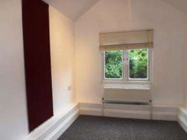  Image of 2 bedroom Flat for sale in Elphinstone Road Southsea PO5 at Southsea Hampshire Portsmouth, PO5 3HR