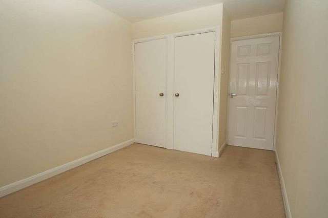  Image of 1 bedroom Flat to rent in Spring Gardens Road High Wycombe HP13 at Spring Gardens Road  High Wycombe, HP13 7AU