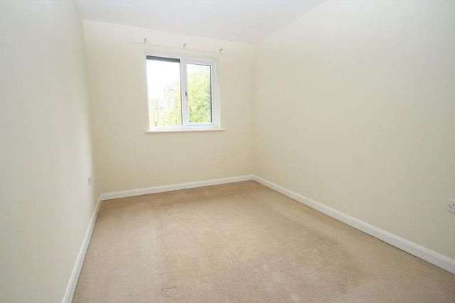  Image of 1 bedroom Flat to rent in Spring Gardens Road High Wycombe HP13 at Spring Gardens Road  High Wycombe, HP13 7AU