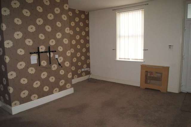  Image of 2 bedroom Terraced house to rent in Springstone Avenue Ossett WF5 at Ossett Ossett, WF5 9EH