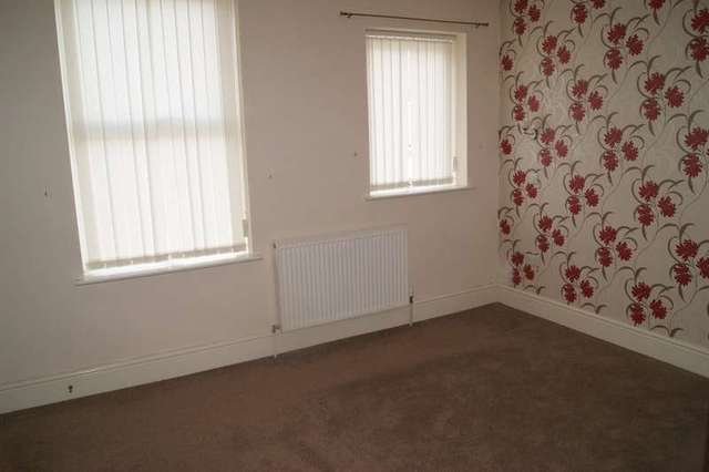  Image of 2 bedroom Terraced house to rent in Springstone Avenue Ossett WF5 at Ossett Ossett, WF5 9EH