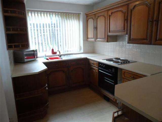  Image of 3 bedroom Terraced house to rent in St. Annes Road Halifax HX3 at Southowram, HX3 0RU