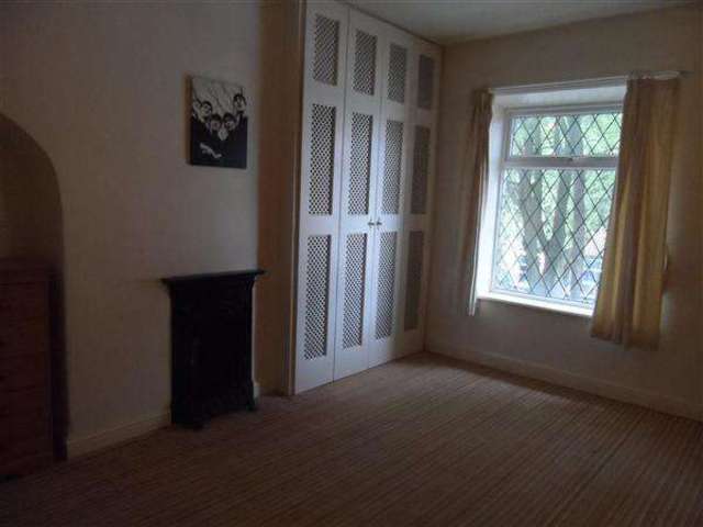 Image of 3 bedroom Terraced house to rent in St. Annes Road Halifax HX3 at Southowram, HX3 0RU