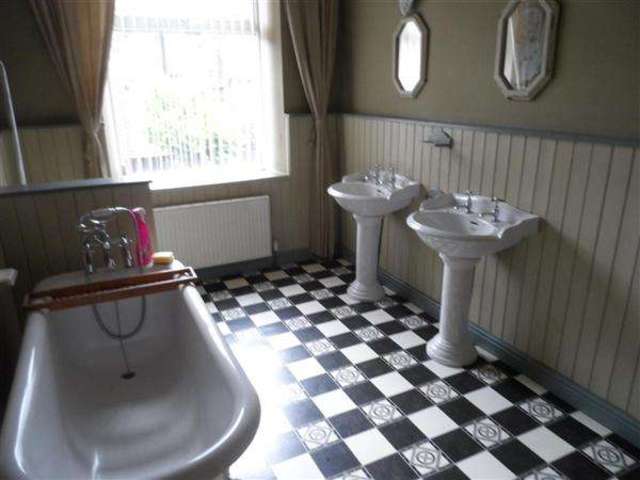  Image of 3 bedroom Terraced house to rent in St. Annes Road Halifax HX3 at Southowram, HX3 0RU