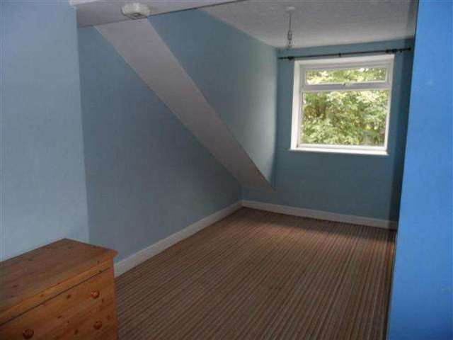  Image of 3 bedroom Terraced house to rent in St. Annes Road Halifax HX3 at Southowram, HX3 0RU