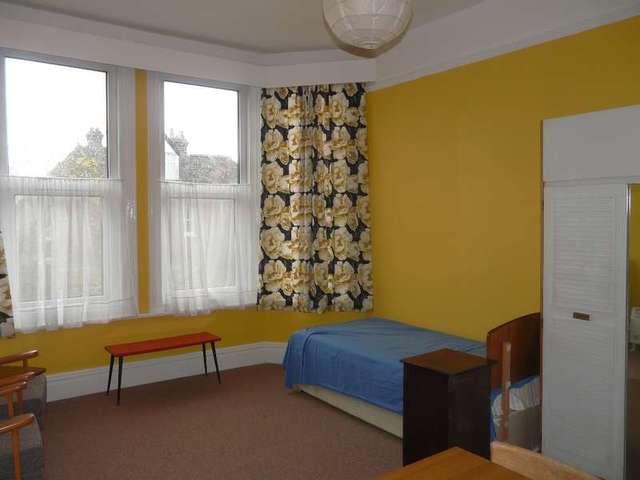  Image of 1 bedroom House Share to rent in Magdalen Road Exeter EX2 at St Leonards  Exeter, EX2 4TA