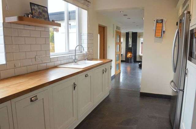  Image of 3 bedroom Detached house for sale in Station Road Walkeringham Doncaster DN10 at Station Road Walkeringham Doncaster, DN10 4JQ