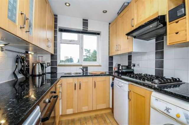  Image of 2 bedroom Flat for sale in Sterling Gardens London SE14 at New Cross, SE14 6DU