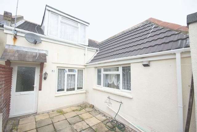  Image of 2 bedroom Flat for sale in Stoke Road Gosport PO12 at Stoke Road  Gosport, PO12 1LS
