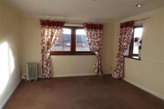  Image of 2 bedroom Flat to rent in Lochfield Road Paisley PA2 at Paisley, PA2 7RG