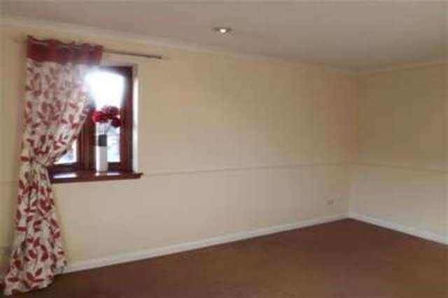  Image of 2 bedroom Flat to rent in Lochfield Road Paisley PA2 at Paisley, PA2 7RG