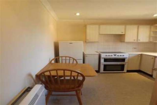  Image of 2 bedroom Flat to rent in Lochfield Road Paisley PA2 at Paisley, PA2 7RG