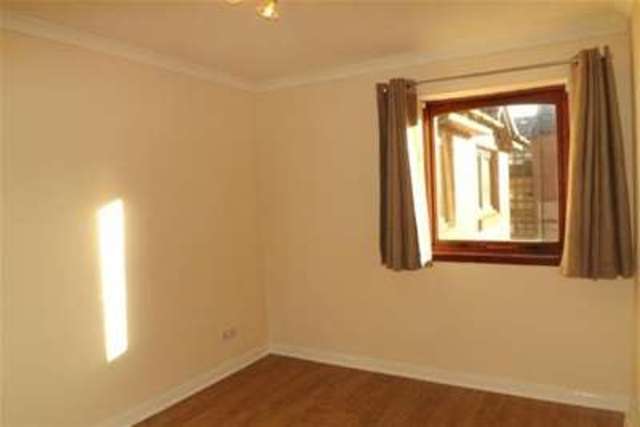  Image of 2 bedroom Flat to rent in Lochfield Road Paisley PA2 at Paisley, PA2 7RG