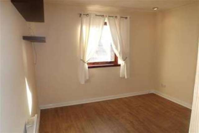  Image of 2 bedroom Flat to rent in Lochfield Road Paisley PA2 at Paisley, PA2 7RG
