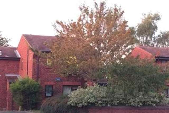  Image of 1 bedroom Property to rent in Swallow Close Leeds LS17 at Leeds, LS17 8XL