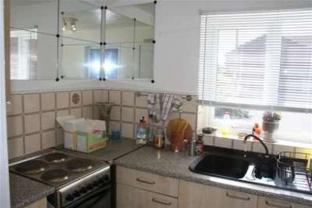  Image of 1 bedroom Property to rent in Swallow Close Leeds LS17 at Leeds, LS17 8XL