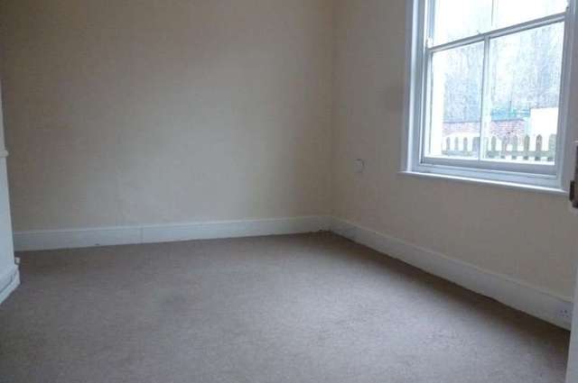  Image of 2 bedroom Ground Flat to rent in Telegraph Lane East Norwich NR1 at Norwich, NR1 4AN