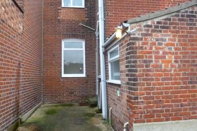  Image of 2 bedroom Ground Flat to rent in Telegraph Lane East Norwich NR1 at Norwich, NR1 4AN