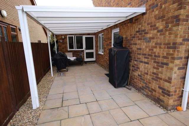  Image of 4 bedroom Detached house for sale in Test Close Bedford MK41 at Test Close  Bedford, MK41 7SY