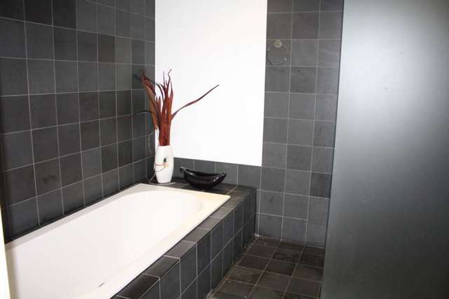  Image of 2 bedroom Apartment to rent in Clowes Street Salford M3 at The Edge Clowes Street Manchester, M3 5NB
