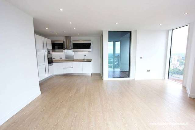  Image of 2 bedroom Apartment to rent in Newgate Croydon CR0 at The Island  Croydon, CR0 2FB