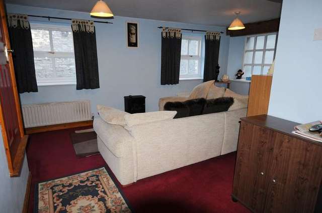  Image of 2 bedroom Terraced house for sale in Stramongate Kendal LA9 at Kendal Cumbria, LA9 4BD