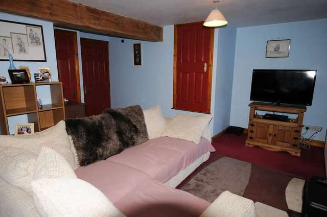  Image of 2 bedroom Terraced house for sale in Stramongate Kendal LA9 at Kendal Cumbria, LA9 4BD