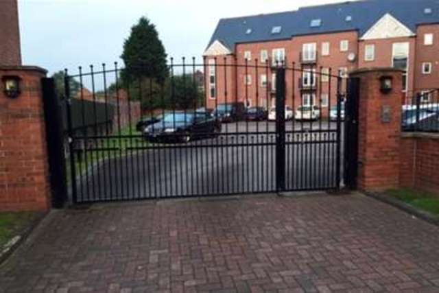  Image of 1 bedroom Flat to rent in School Board Lane Chesterfield S40 at Chesterfield, S40 1BQ