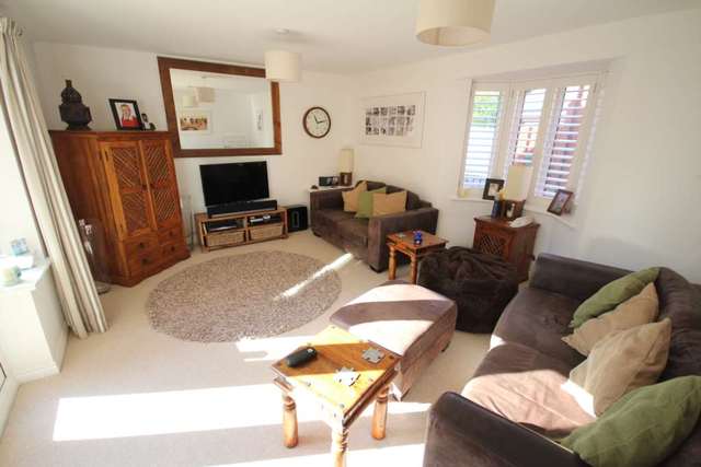  Image of 3 bedroom Detached house for sale in The Warren Aylesbury HP18 at The Warren Berryfields Aylesbury, HP18 0FL