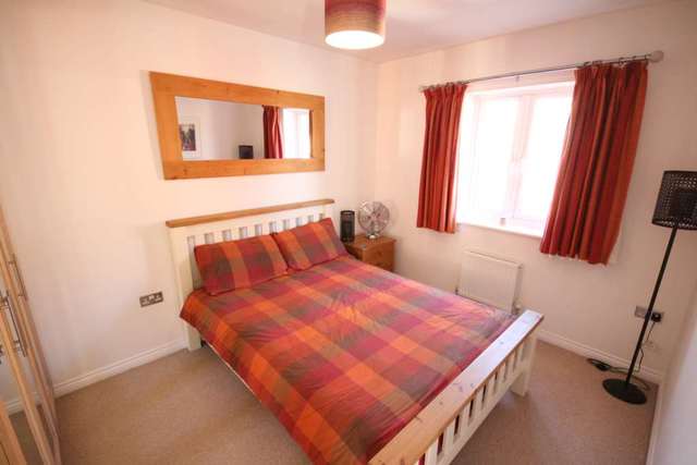  Image of 3 bedroom Detached house for sale in The Warren Aylesbury HP18 at The Warren Berryfields Aylesbury, HP18 0FL