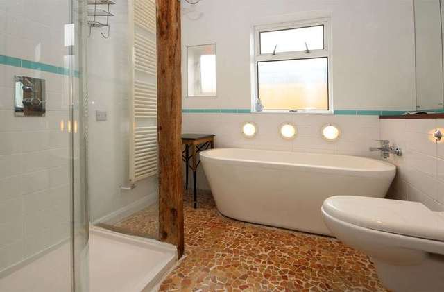 Image of 2 bedroom Chalet for sale in Thornbury Road Southbourne Bournemouth BH6 at Thornbury Road Hengistbury Head Bournemouth, BH6 4HS